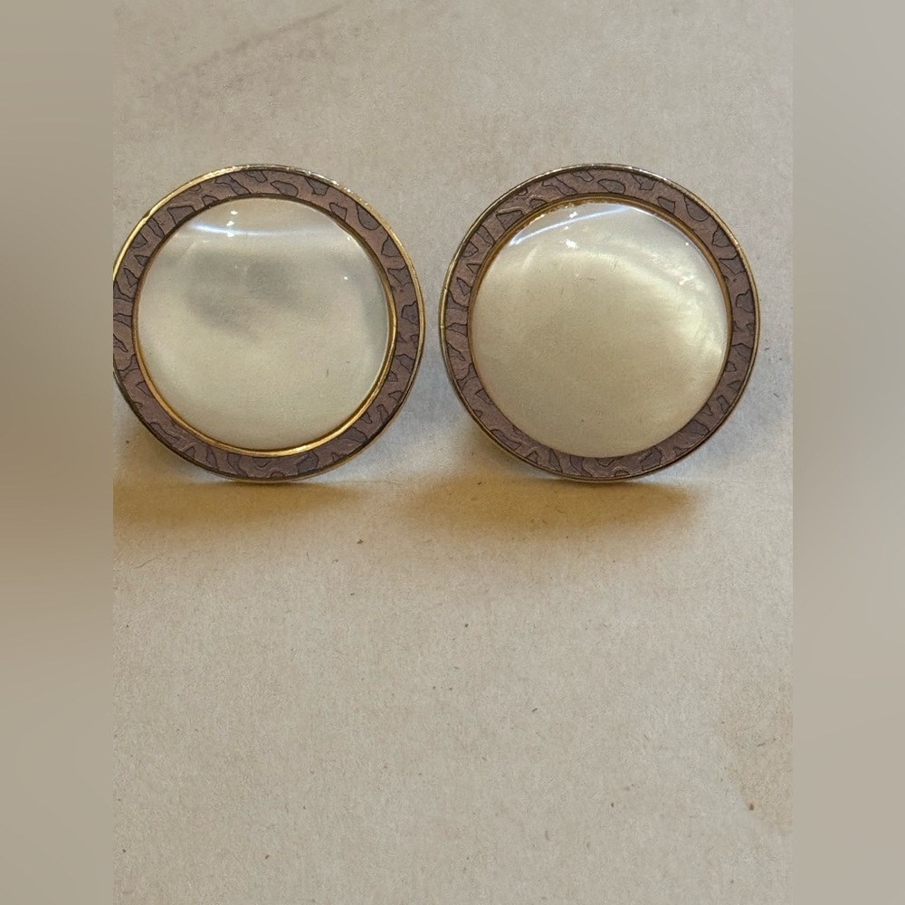 Beautiful signed Isle of Skye Mother of Pearl and gold Enamel
Clip-on Earrings